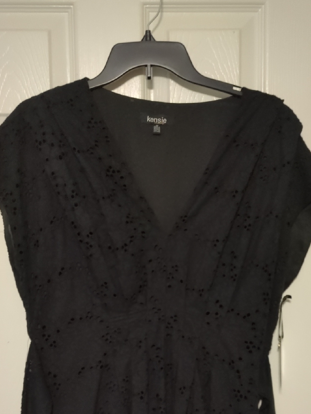 NWT! Kensie V-Neck Mid-length Eyelet Dress - Picture 2 of 8